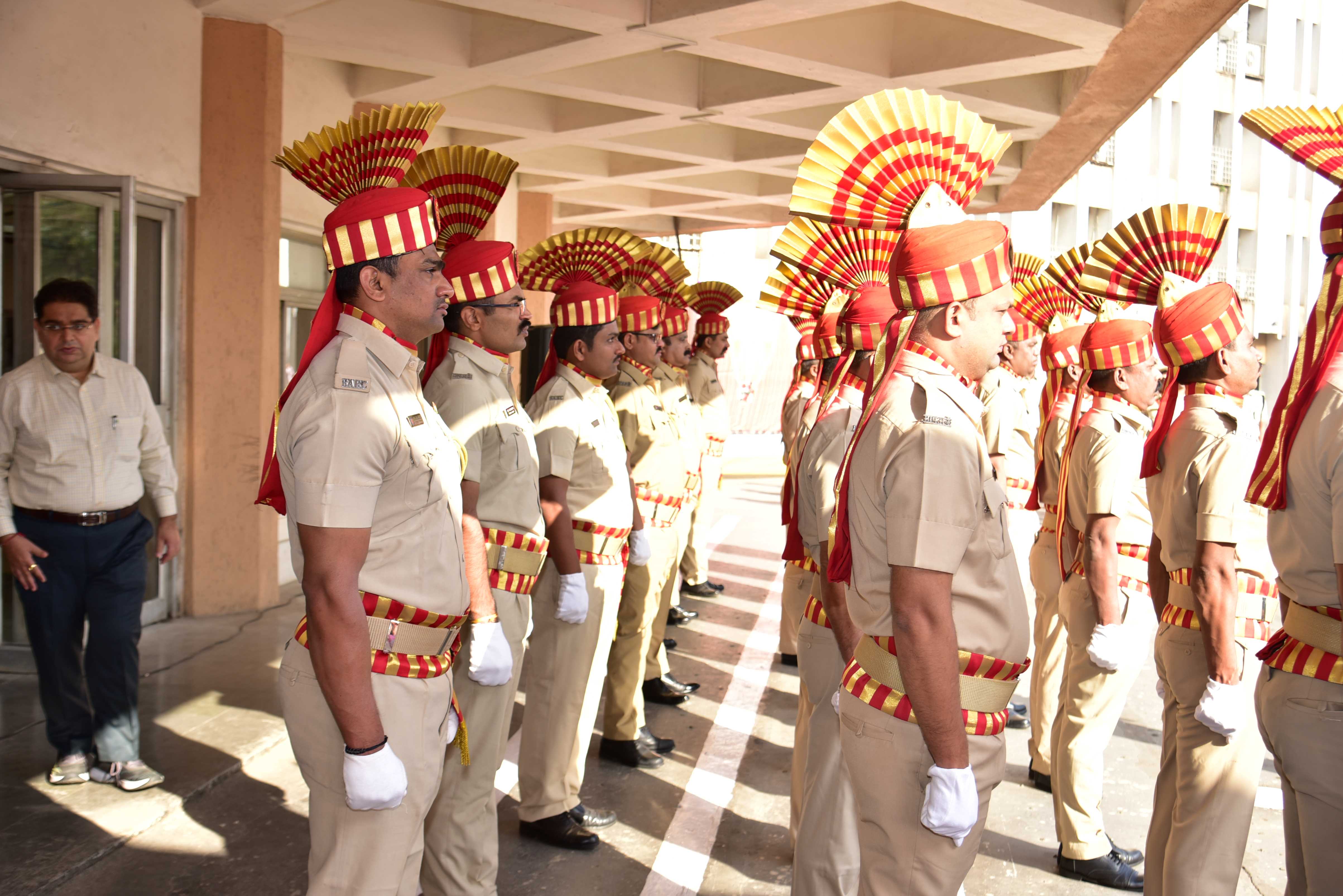 श्री एस. सत्यकुमार, अध्यक्ष एवं मुख्य कार्यकारी, हेवी वॉटर बोर्ड ने गणतंत्र दिवस–2024 के समारोह की अध्यक्षता मुख्य अतिथि के रूप में विक्रम साराभाई भवन, अनुशक्तिनगर, मुंबई – 400 094 में की।