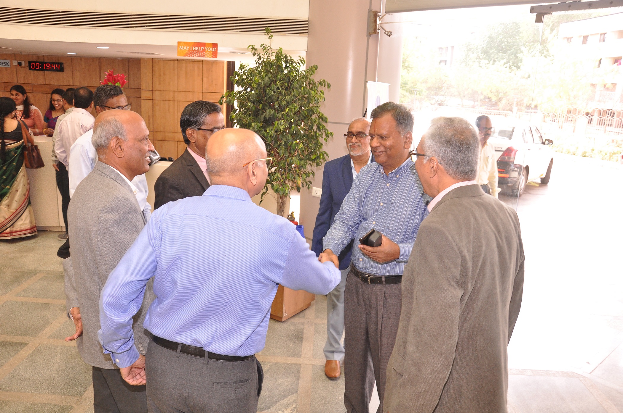 ड्यूटेरियम / भारी जल के गैर-परमाणु अनुप्रयोगों पर विषय बैठक – 30.04.2019 को गणमान्य व्यक्तियों का स्वागत