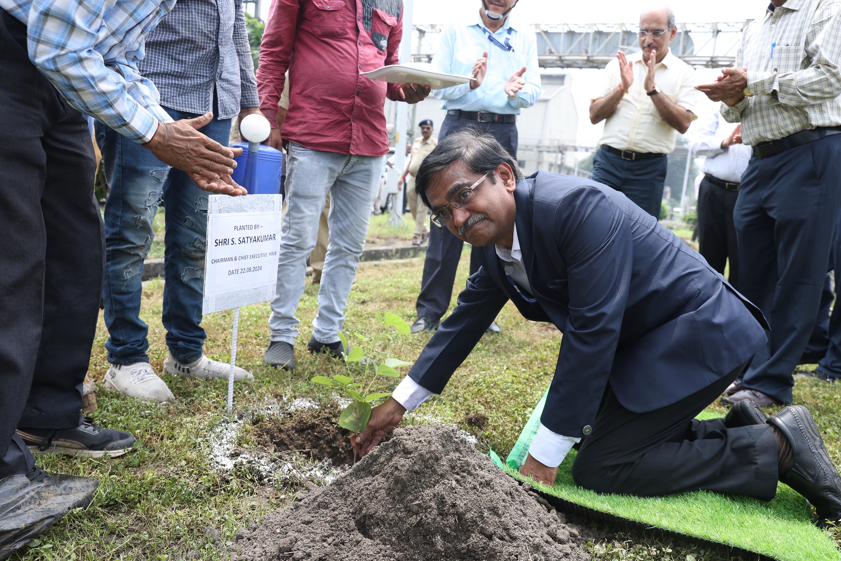 डॉ. ए. के. मोहंती, अध्यक्ष, एईसी एवं सचिव, डीएई द्वारा एचडब्ल्यूपी हजीरा का दौरा