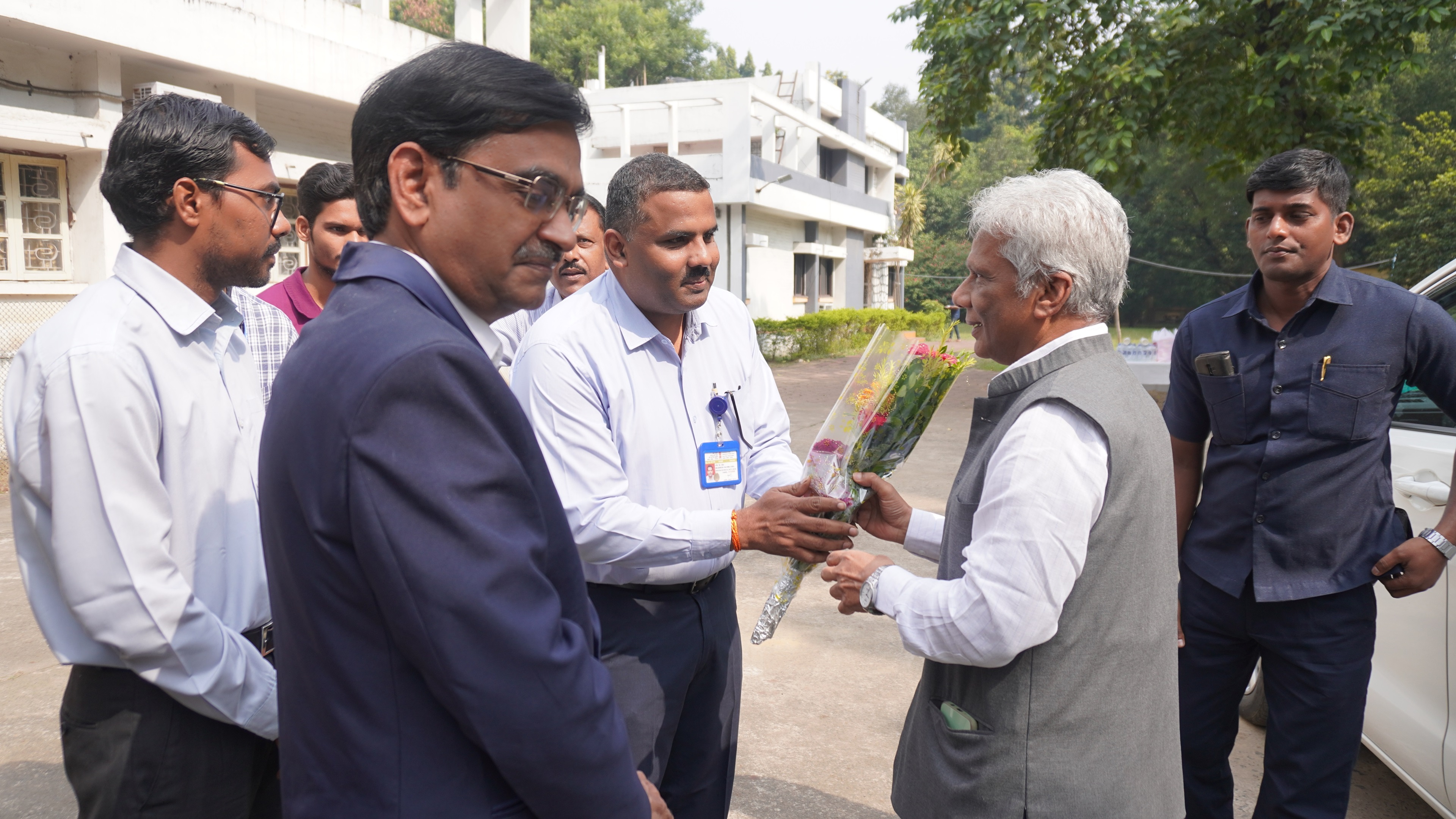 डॉ. ए. के. मोहंती, अध्यक्ष, एईसी एवं सचिव, डीएई द्वारा एचडब्ल्यूबीएफ तालचेर का दौरा तथा इलेक्ट्रॉनिक ग्रेड बी-11 संवर्धन सुविधा का उद्घाटन