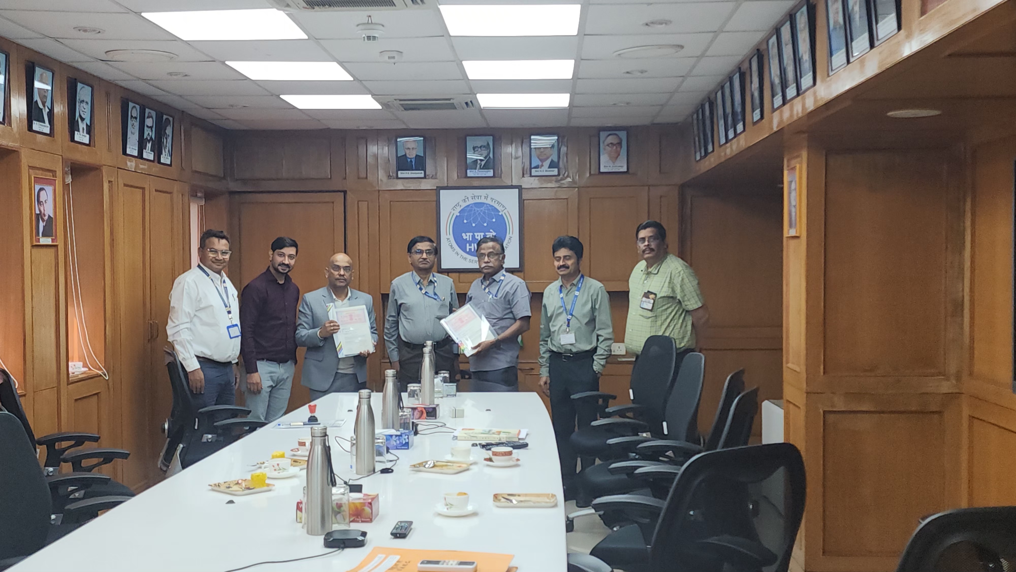 09/12/2024 को श्रीमती पावर ट्रेडिंग कॉर्पोरेशन इंडिया लिमिटेड, दिल्ली एवं हेवी वॉटर बोर्ड के बीच हेवी वॉटर प्लांट (मनुगुरु) के सीपीपी से विद्युत (अधिकतम 20 मेगावॉट) के निर्यात हेतु समझौता ज्ञापन (MoU) पर हस्ताक्षर किए गए।