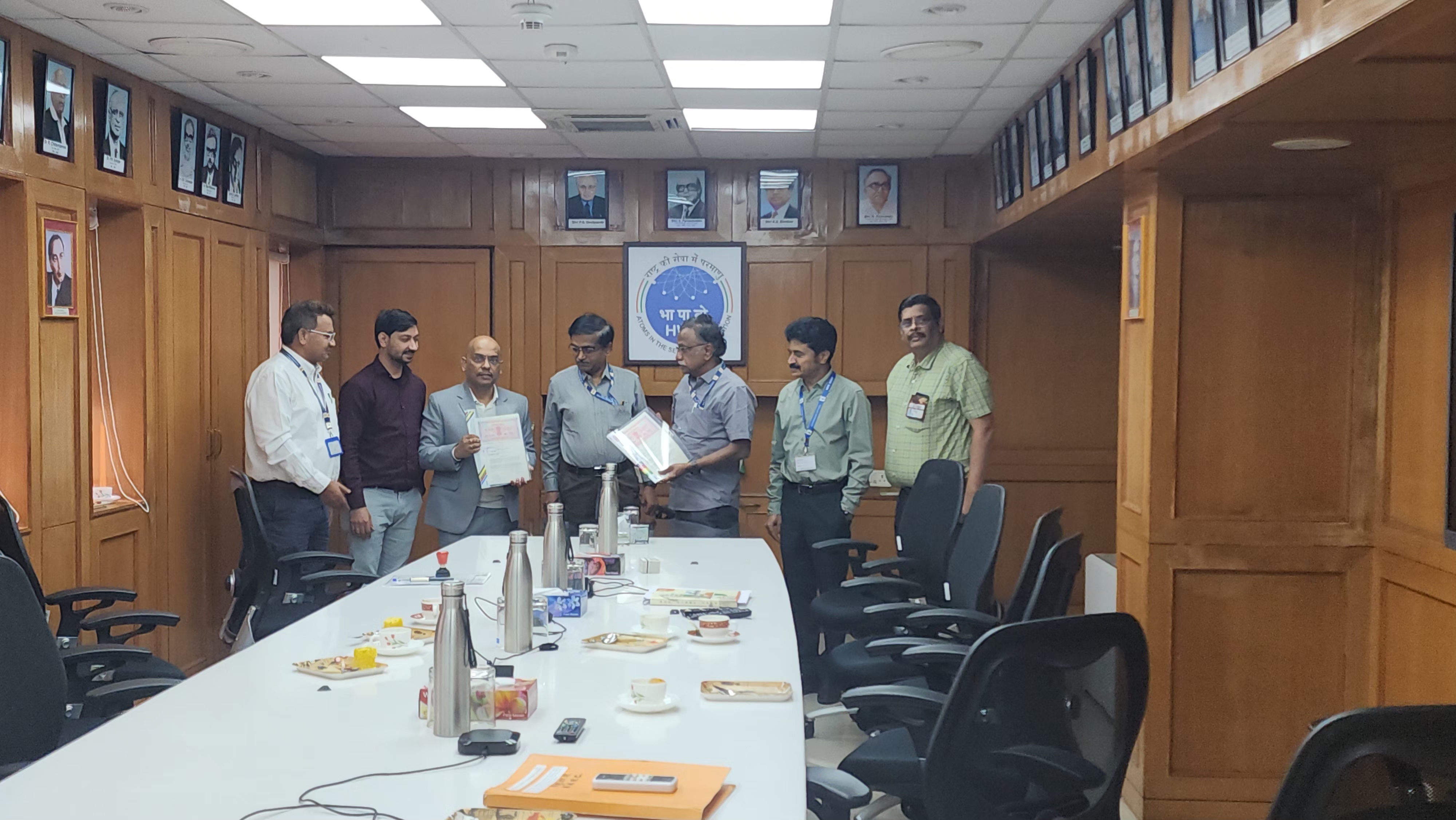 09/12/2024 को श्रीमती पावर ट्रेडिंग कॉर्पोरेशन इंडिया लिमिटेड, दिल्ली एवं हेवी वॉटर बोर्ड के बीच हेवी वॉटर प्लांट (मनुगुरु) के सीपीपी से विद्युत (अधिकतम 20 मेगावॉट) के निर्यात हेतु समझौता ज्ञापन (MoU) पर हस्ताक्षर किए गए।