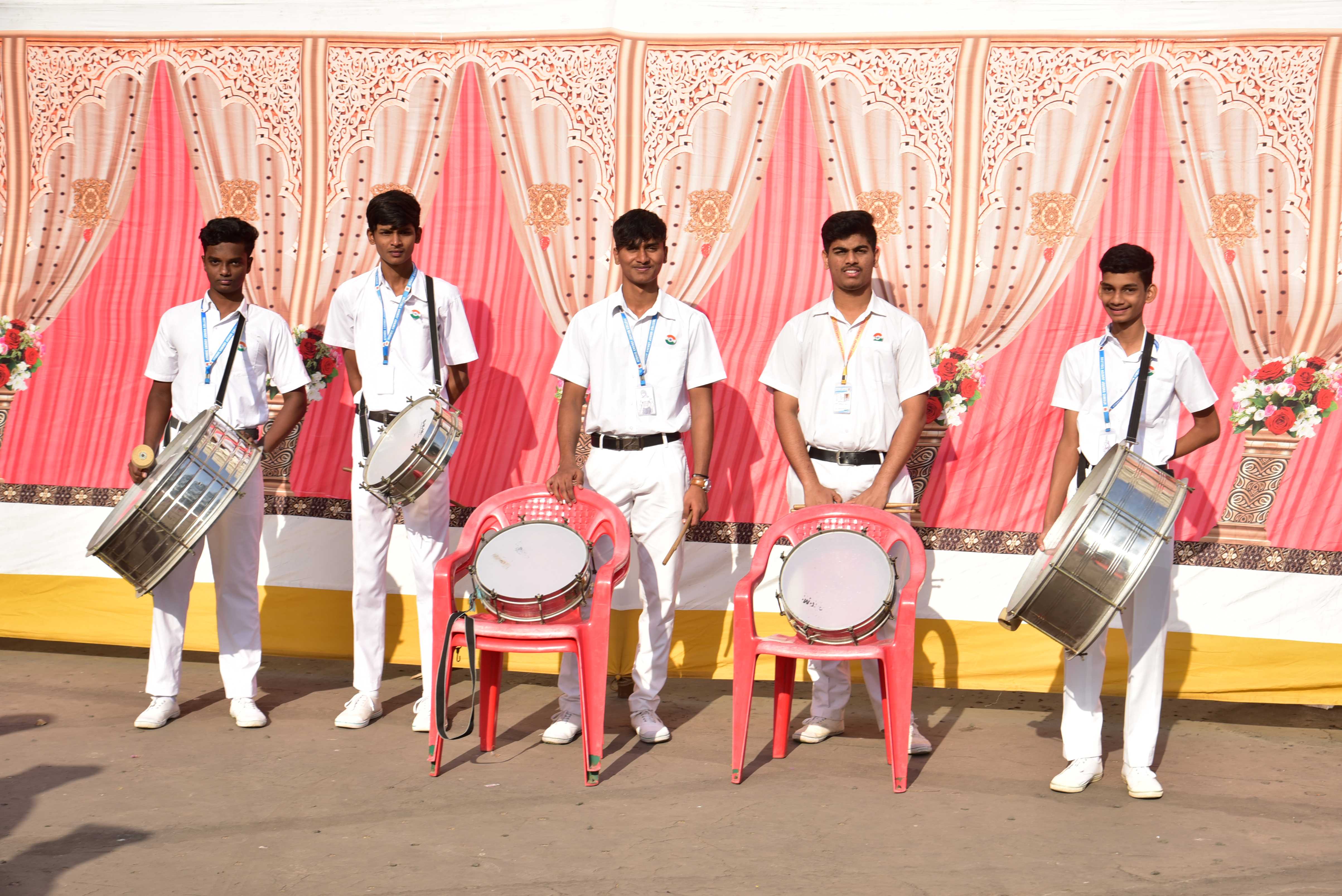 श्री एस. सत्यकुमार, अध्यक्ष एवं मुख्य कार्यकारी, हेवी वॉटर बोर्ड ने गणतंत्र दिवस–2024 के समारोह की अध्यक्षता मुख्य अतिथि के रूप में विक्रम साराभाई भवन, अनुशक्तिनगर, मुंबई – 400 094 में की।