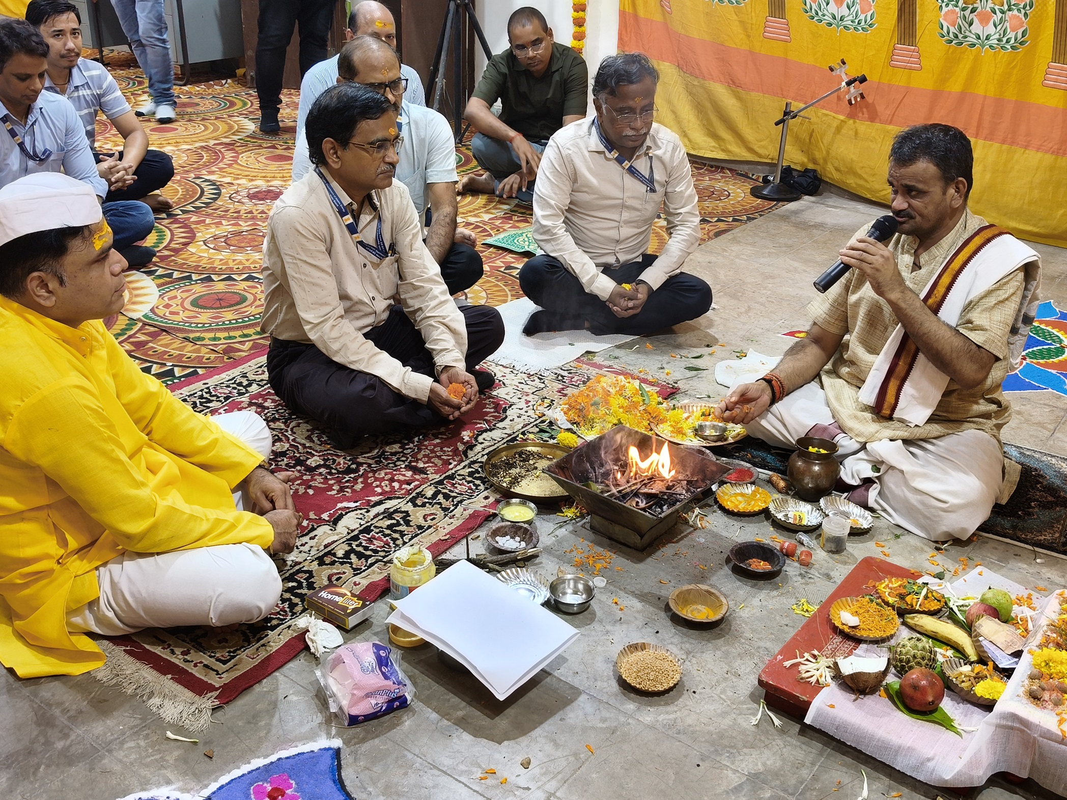 मुंबई स्थित हेवी वाटर बोर्ड परिसर में आयोजित विश्वकर्मा पूजा