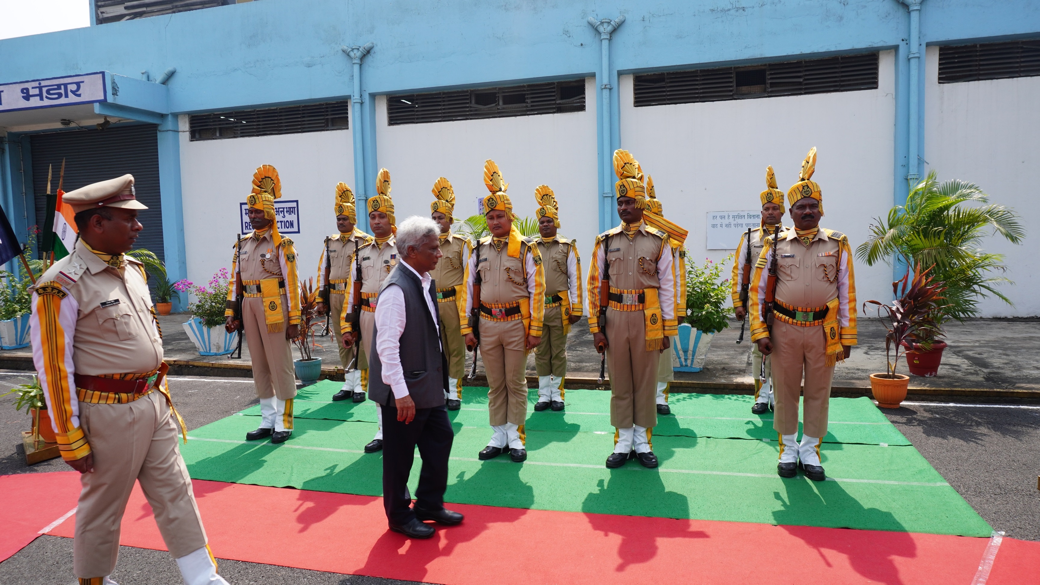 डॉ. ए. के. मोहंती, अध्यक्ष, एईसी एवं सचिव, डीएई द्वारा एचडब्ल्यूबीएफ तालचेर का दौरा तथा इलेक्ट्रॉनिक ग्रेड बी-11 संवर्धन सुविधा का उद्घाटन