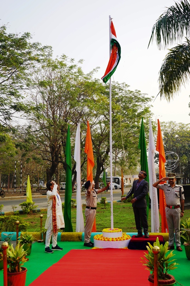 Shri S. Satyakumar, Chief Executive, HWB and Chief Guest of Republic Day 2026 function on 26/1/2026 at HWP, Manuguru
