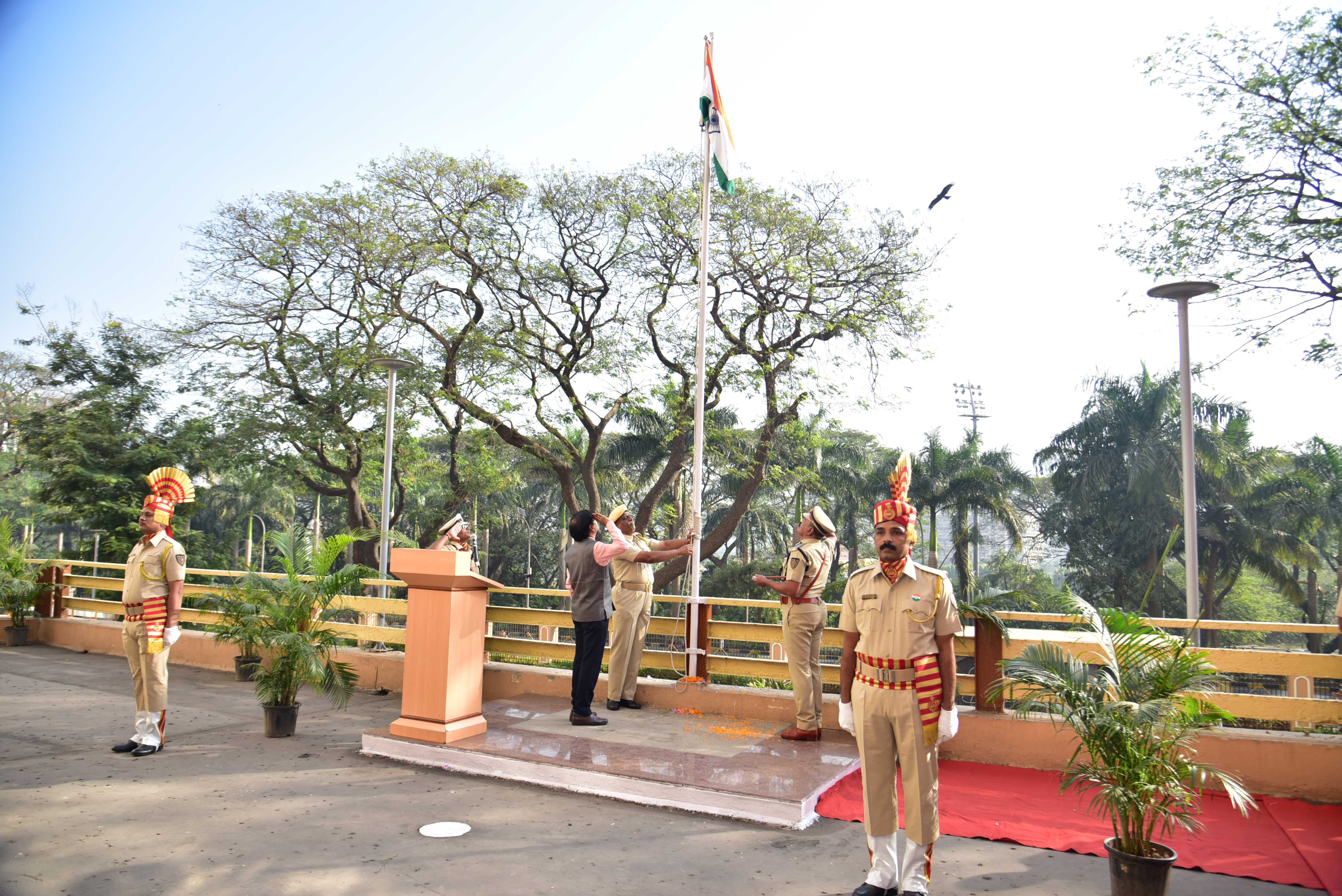 श्री एस. सत्यकुमार, अध्यक्ष एवं मुख्य कार्यकारी, हेवी वॉटर बोर्ड ने गणतंत्र दिवस–2024 के समारोह की अध्यक्षता मुख्य अतिथि के रूप में विक्रम साराभाई भवन, अनुशक्तिनगर, मुंबई – 400 094 में की।