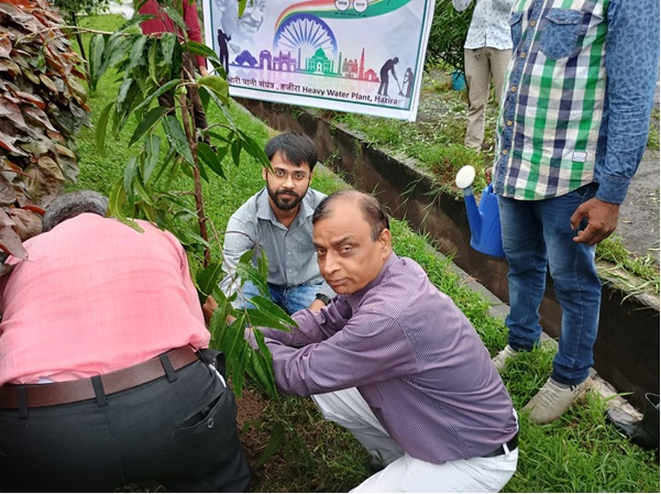 स्वच्छता अभियान एवं स्वच्छता ही सेवा – 2024 का आयोजन एचडब्ल्यूपी हजीरा में