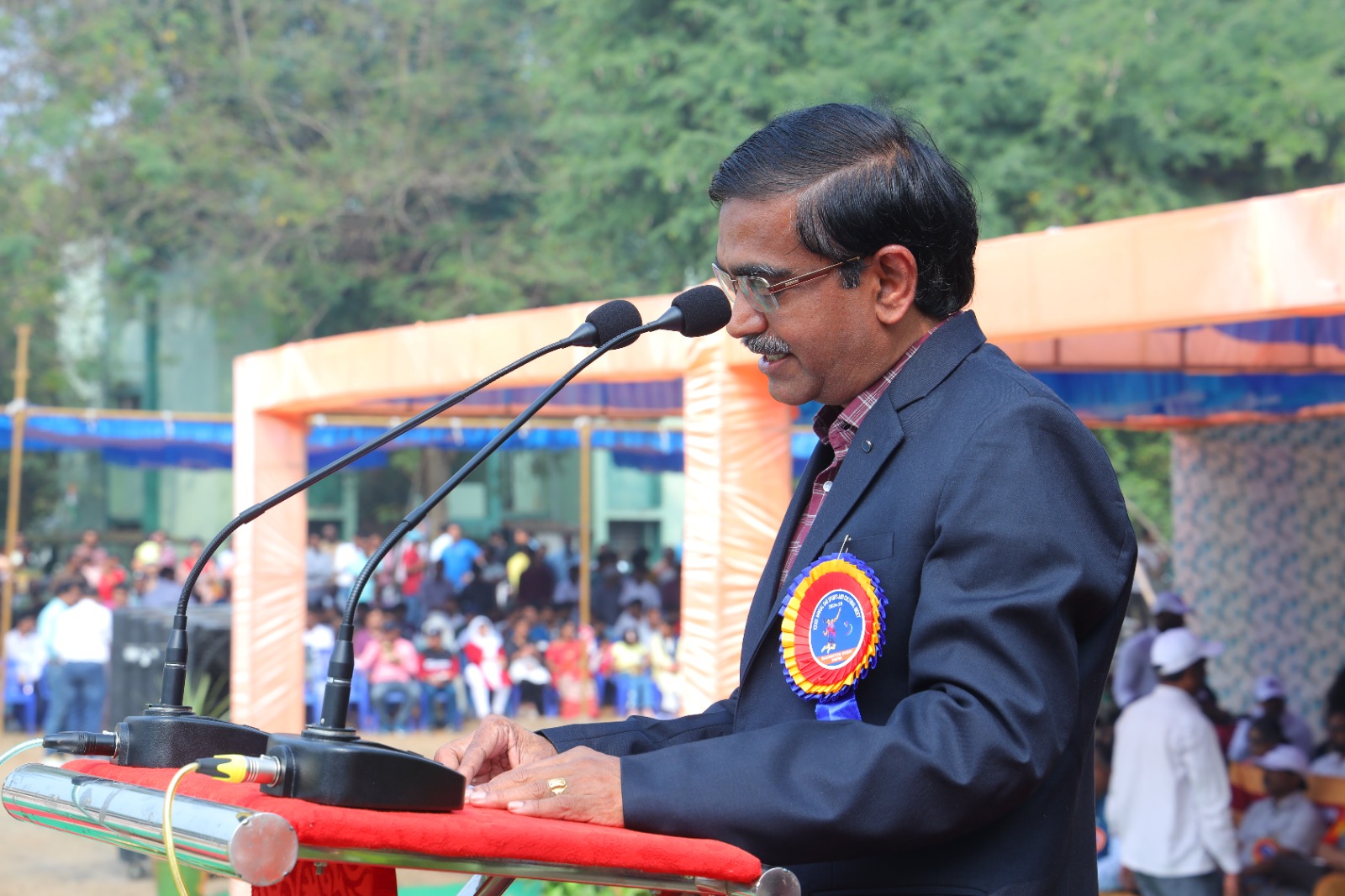 XXXIX वार्षिक डीएई खेल एवं सांस्कृतिक समारोह के बैडमिंटन इवेंट का उद्घाटन 10 फरवरी 2025 को एचडब्ल्यूपी, मनुगुरु में श्री डी. के. शुक्ला, अध्यक्ष, एईआरबी एवं मुख्य अतिथि द्वारा श्री एस. सत्यकुमार, मुख्य कार्यकारी, एचडब्ल्यूबी तथा श्री मुदित श्रीवास्तव, आईए