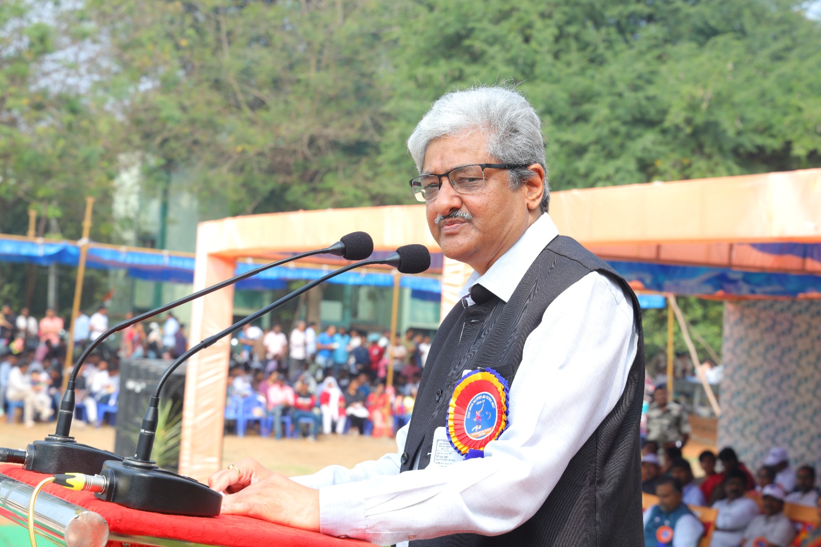 XXXIX वार्षिक डीएई खेल एवं सांस्कृतिक समारोह के बैडमिंटन इवेंट का उद्घाटन 10 फरवरी 2025 को एचडब्ल्यूपी, मनुगुरु में श्री डी. के. शुक्ला, अध्यक्ष, एईआरबी एवं मुख्य अतिथि द्वारा श्री एस. सत्यकुमार, मुख्य कार्यकारी, एचडब्ल्यूबी तथा श्री मुदित श्रीवास्तव, आईए