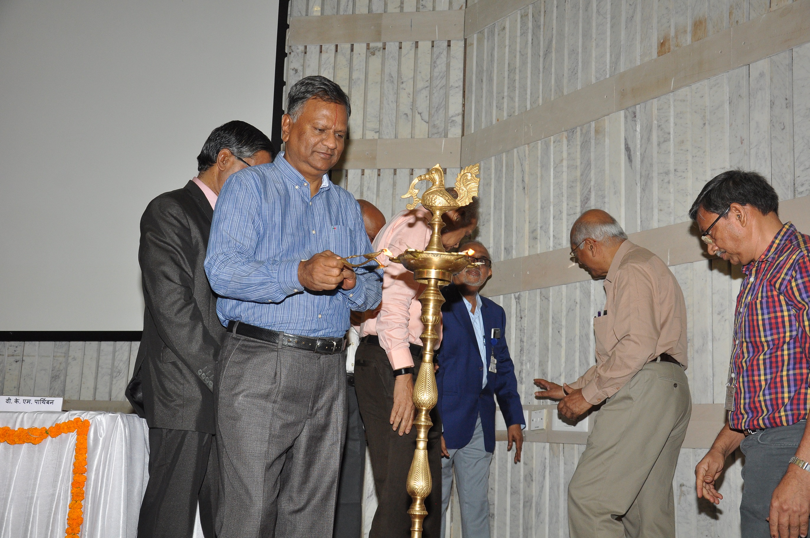 ड्यूटेरियम / भारी जल के गैर-परमाणु अनुप्रयोगों पर विषय बैठक – 30.04.2019 को दीप प्रज्वलन समारोह