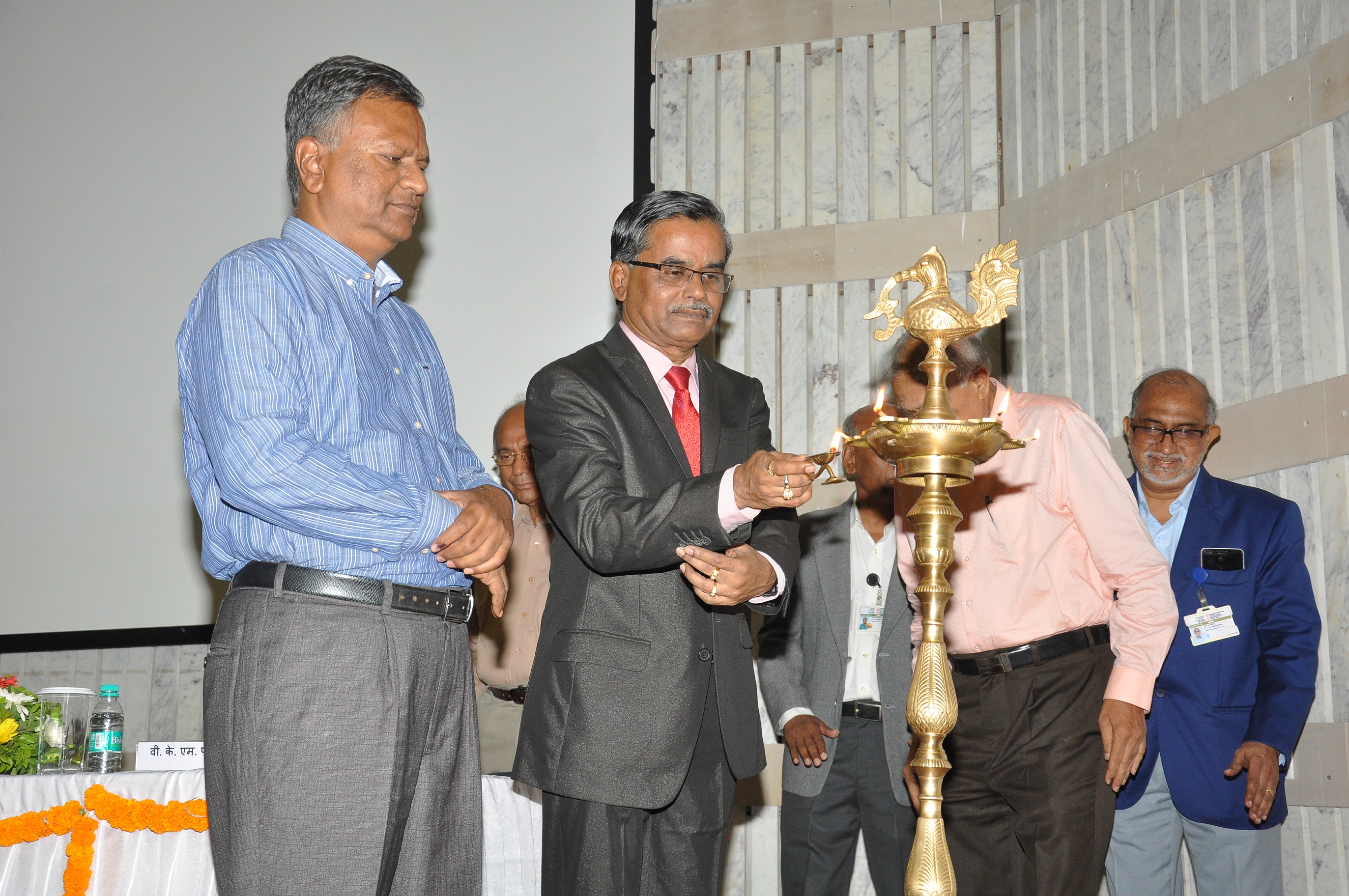 ड्यूटेरियम / भारी जल के गैर-परमाणु अनुप्रयोगों पर विषय बैठक – 30.04.2019 को दीप प्रज्वलन समारोह