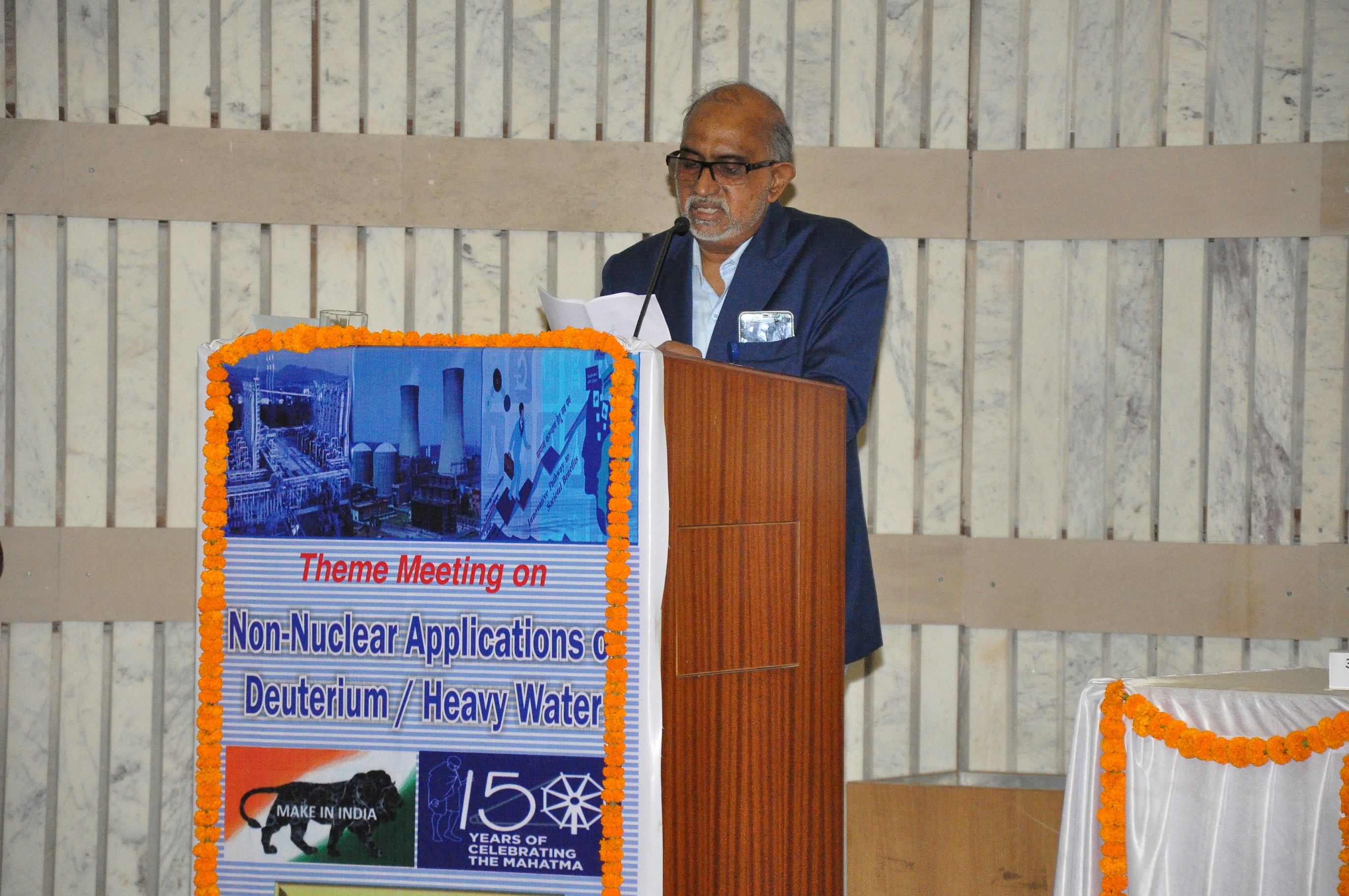 ड्यूटेरियम / भारी जल के गैर-परमाणु अनुप्रयोगों पर विषय बैठक – 30.04.2019 को स्वागत भाषण श्री वी. के. एम. पार्थिबन, कार्यकारी निदेशक (ओ-पी), एचडब्ल्यूबी द्वारा प्रस्तुत किया गया।