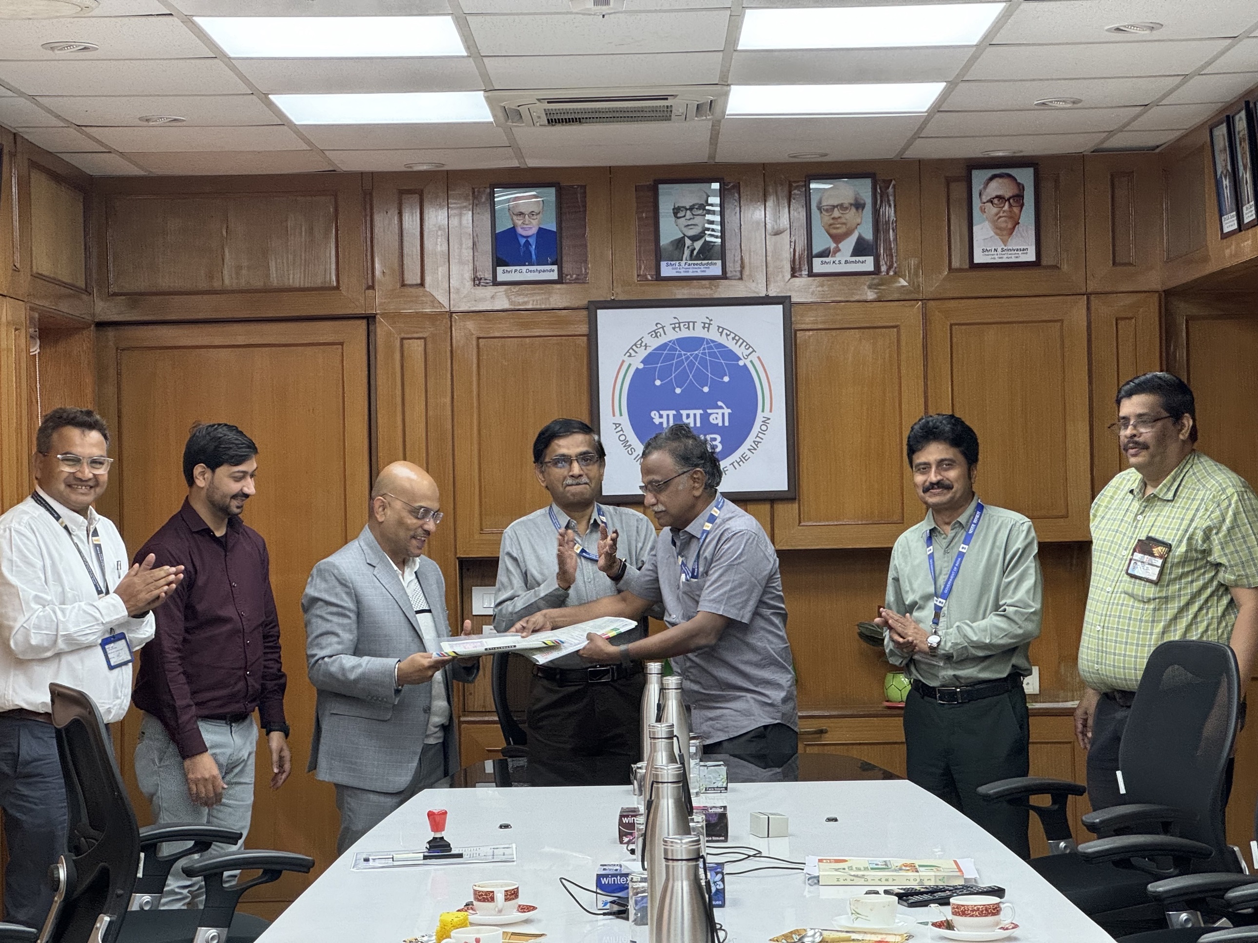 09/12/2024 को श्रीमती पावर ट्रेडिंग कॉर्पोरेशन इंडिया लिमिटेड, दिल्ली एवं हेवी वॉटर बोर्ड के बीच हेवी वॉटर प्लांट (मनुगुरु) के सीपीपी से विद्युत (अधिकतम 20 मेगावॉट) के निर्यात हेतु समझौता ज्ञापन (MoU) पर हस्ताक्षर किए गए।