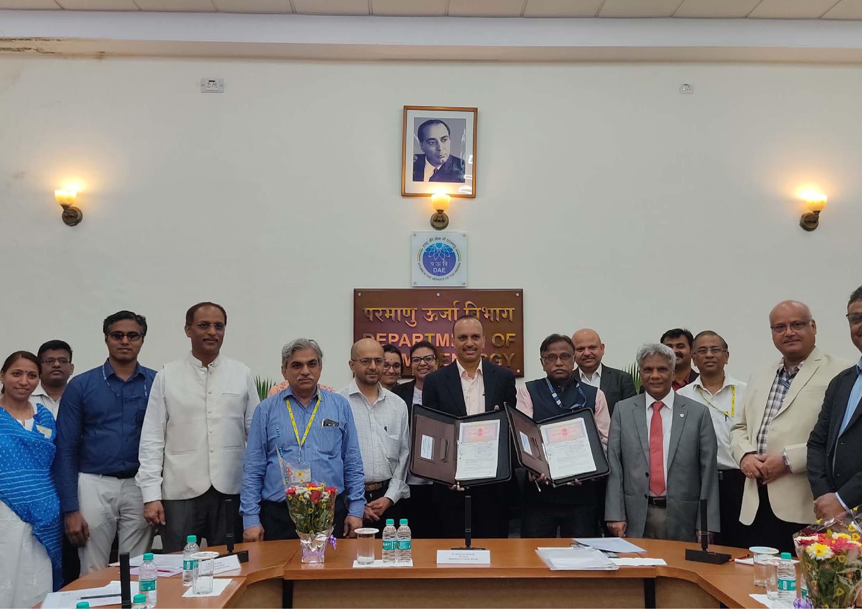 हेवी वॉटर बोर्ड, मुंबई और श्रीमती सिग्मा एल्ड्रिच केमिकल्स प्राइवेट लिमिटेड, बेंगलुरु के बीच समझौता हस्ताक्षर समारोह 18 मई 2023 को डीएई में आयोजित किया गया।